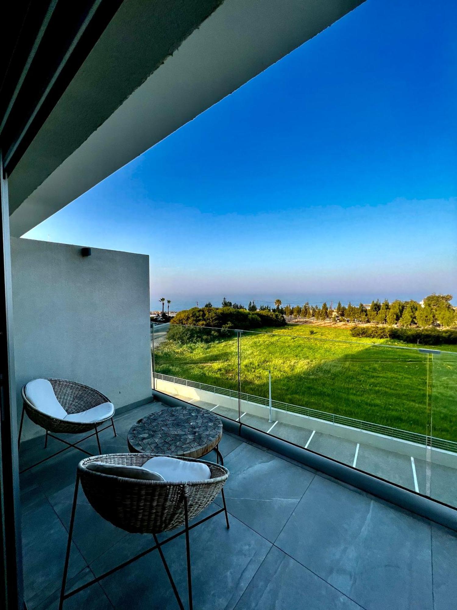 Emerald Suites Protarász Kültér fotó